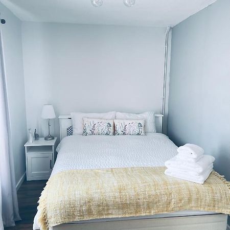 Small Doble, Shared House Filton Esterno foto