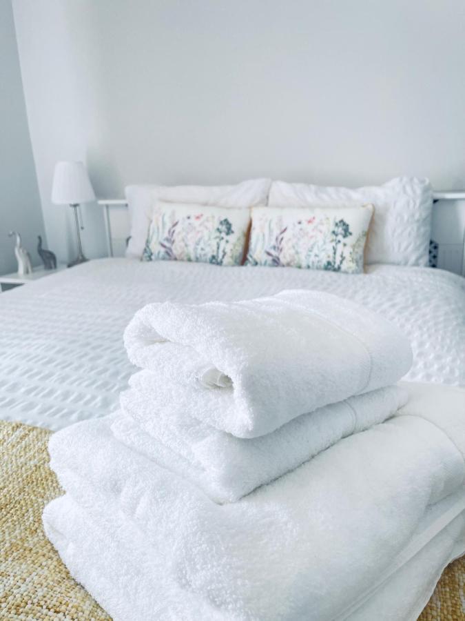 Small Doble, Shared House Filton Esterno foto