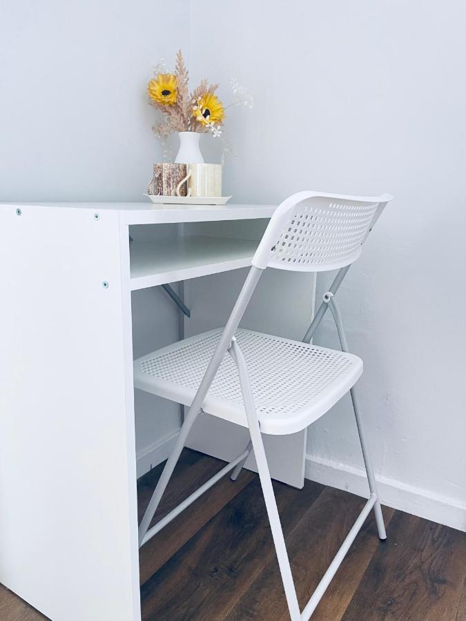 Small Doble, Shared House Filton Esterno foto